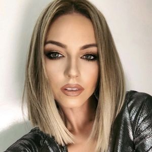 Meet your Posher, Evelina